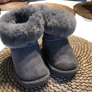 Ugg boots size 9 toddler